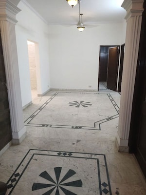 Bathroom in 4 BHK Builder Floor at Safdarjung Enclave – for Rent