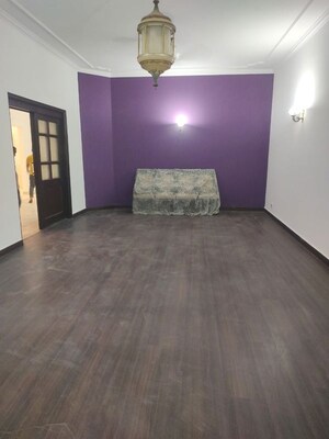 Room in 4 BHK Builder Floor at Safdarjung Enclave – for Rent