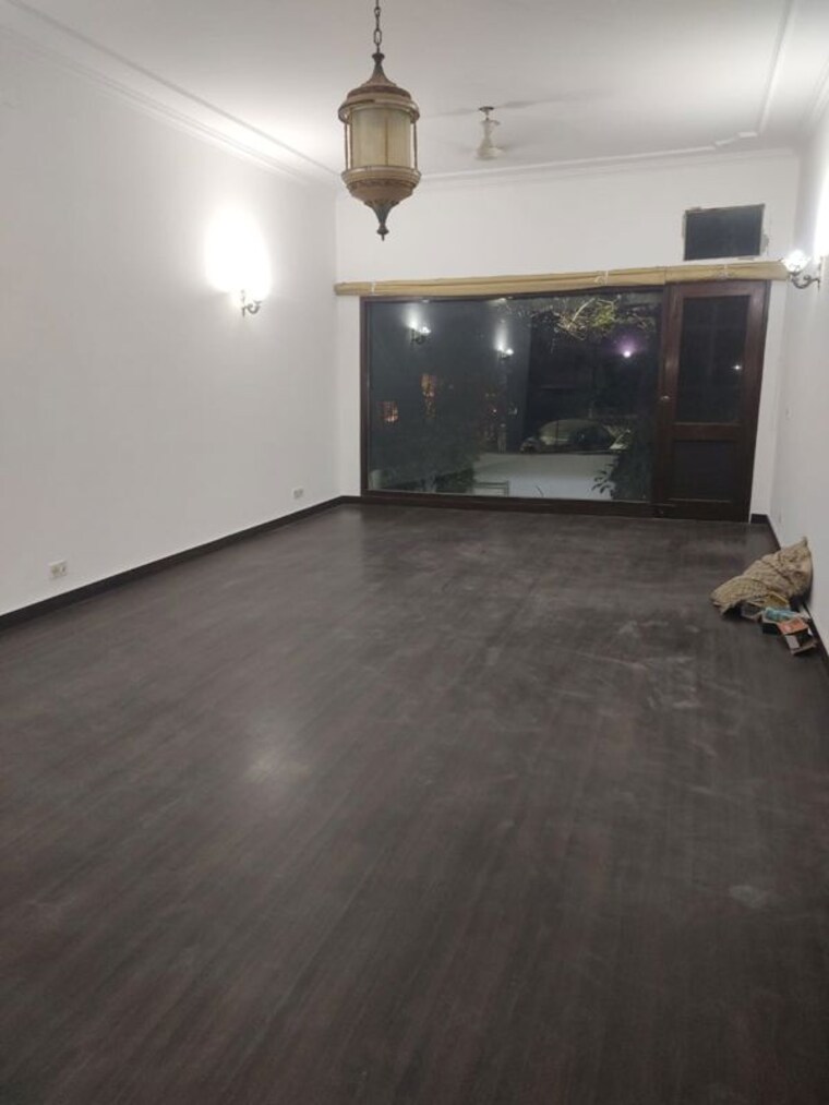 Room, safdarjung enclave 4 Bedroom 2200 Sq.Ft. Builder Floor In Safdarjung Enclave Delhi 10211277