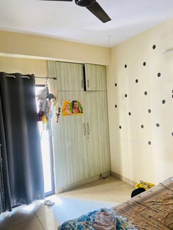 2 BHK Apartment For Rent in Charms Castle