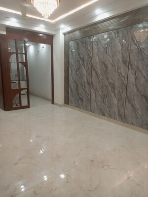 Living Room in 3 BHK Builder Floor at Sector 73 – for Sale