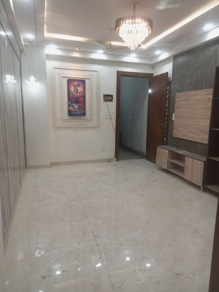 Living Room, sector 73 3 Bedroom 1350 Sq.Ft. Builder Floor In Sector 73 Noida 10211434