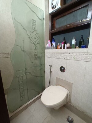 Bathroom in 3 BHK Apartment at DLF Queens Court, Greater Kailash ii – for Sale