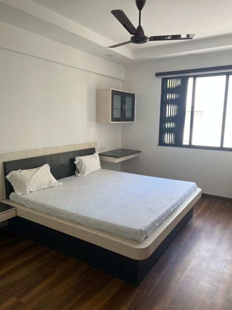 Bedroom, hiranandani-estate-queens 2 Bedroom 900 Sq.Ft. Apartment In Ghodbunder Road Thane 10211435