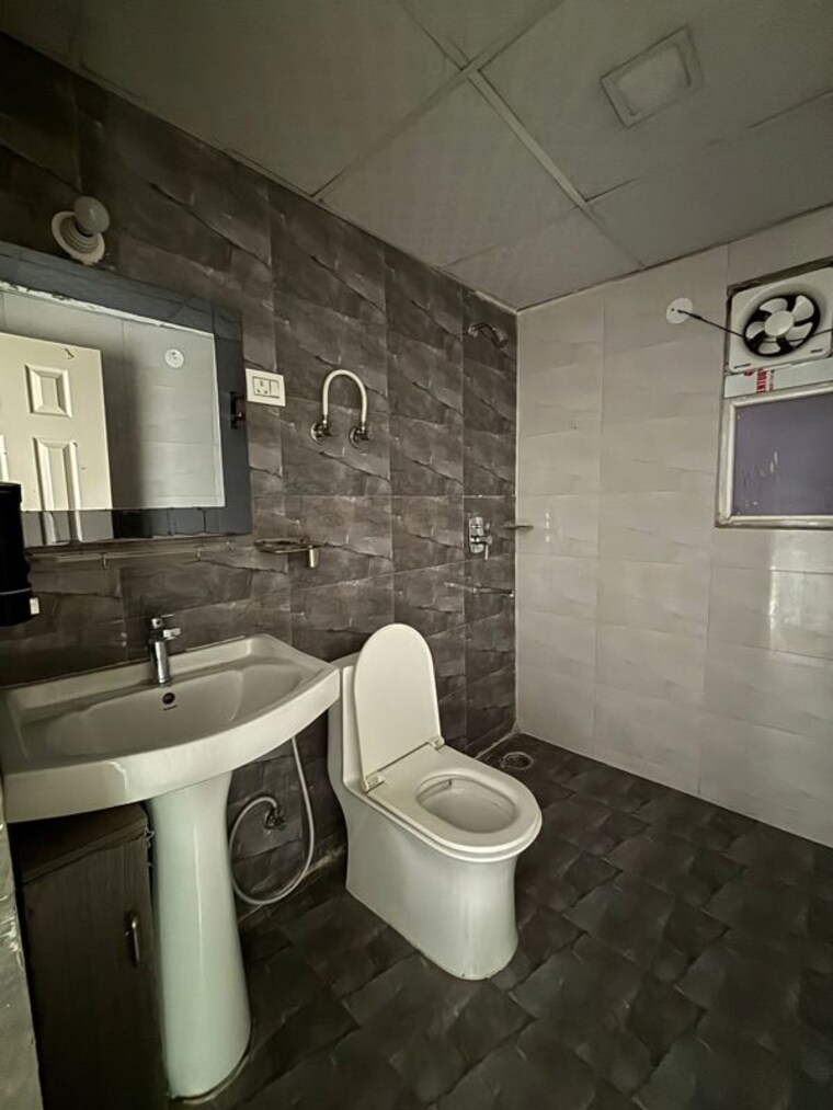 Bathroom, migsun-wynn-boulevard 2 Bedroom 1060 Sq.Ft. Apartment In Eta Ii Greater Noida Greater Noida 10211428