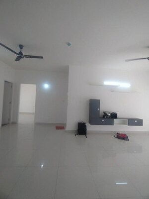 Room in 3 BHK Apartment at Kolte Patil iTowers Exente, Electronic City Phase I – for Rent