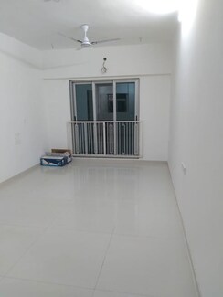 2 BHK + Extra Room Apartment For Rent in Mayfair The View