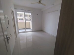 Room in 3 BHK Apartment at Supertech Araville, Sector 79 – for Rent