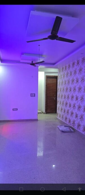 Room in 2 BHK Builder Floor at Sector 73 – for Sale