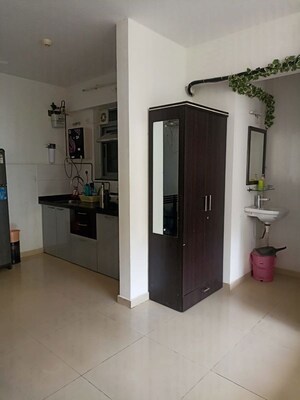 Room in Studio Apartment at Amanora Future Towers, Hadapsar – for Rent