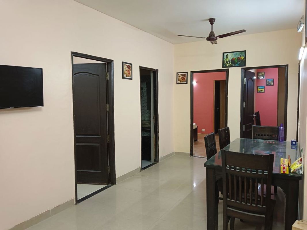 3.5 BHK + Pooja Room,Servant Room Apartment For Rent in Unitech The Residences Gurgaon