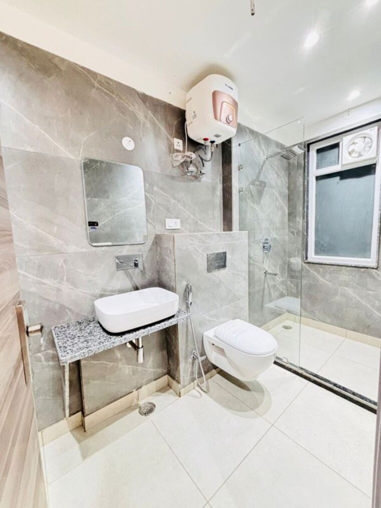 Bathroom, sushant lok i 1 Bedroom 165 Sq.Yd. Builder Floor In Sushant Lok I Gurgaon 10211865
