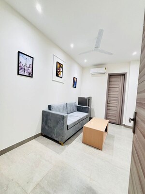 Team Area in 1 BHK Builder Floor at Sushant Lok I – for Rent