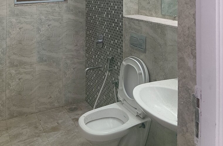 Bathroom, ambedkar nagar Pg For Boys In Ambedkar Nagar 10212014