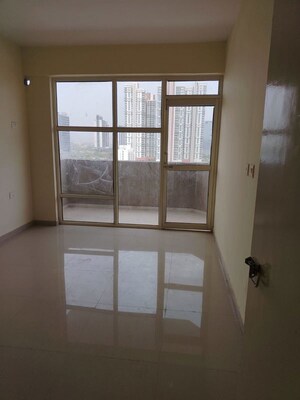 Room in 2 BHK Apartment at Pyramid Midtown, Sector 59 – for Rent