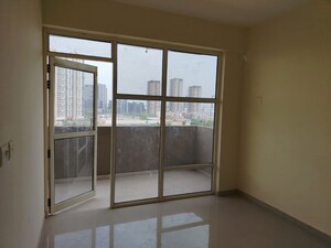 Room in 2 BHK Apartment at Pyramid Midtown, Sector 59 – for Rent