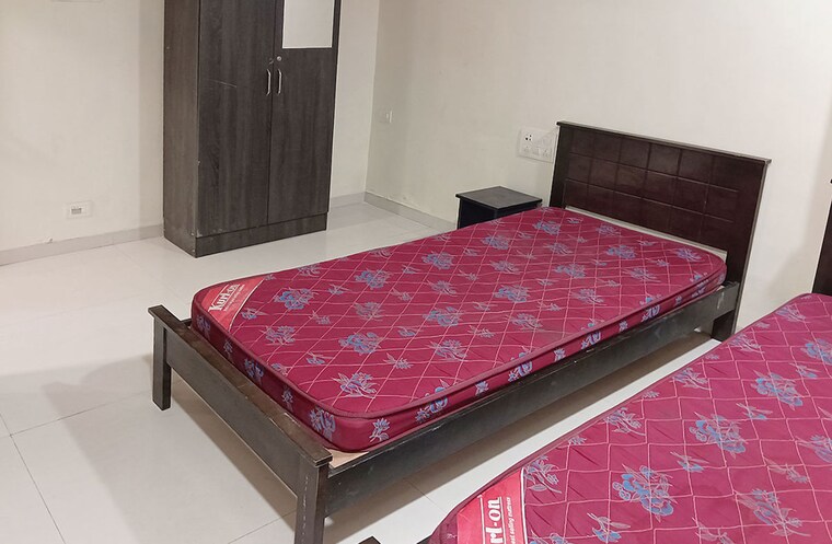 Bedroom, mhada colony 20 Pg For Boys In Mhada Colony 20 10212065