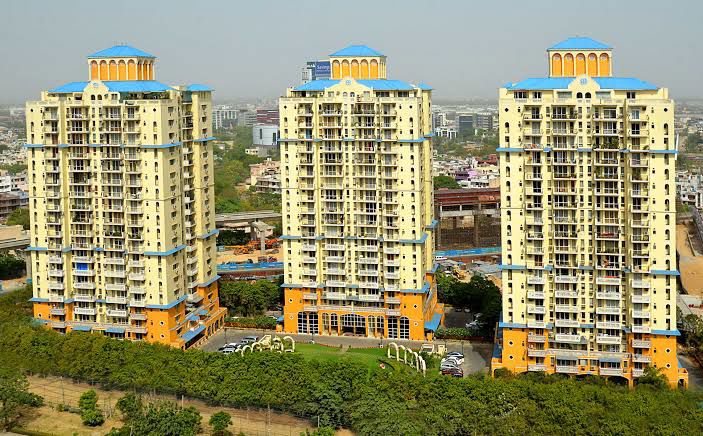 4 BHK + Pooja Room,Servant Room Apartment For Sale in DLF Belvedere Towers