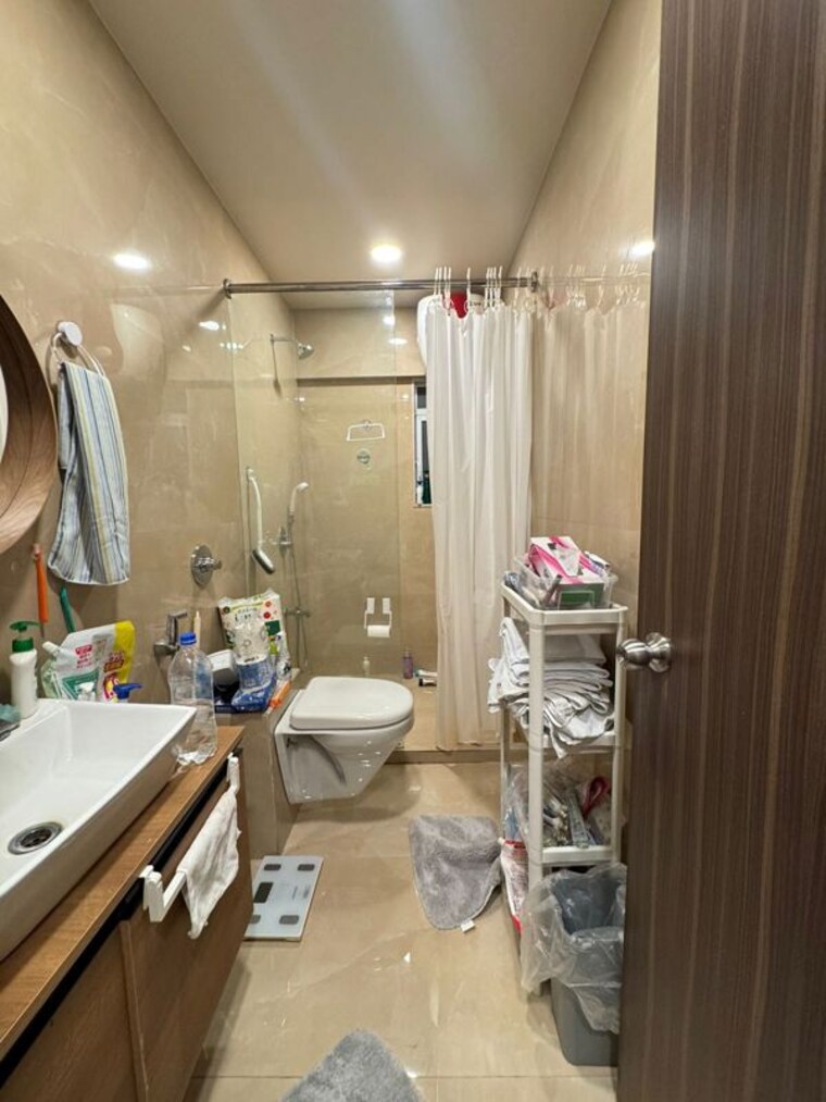 Team Area, bandra west 3 Bedroom 1100 Sq.Ft. Apartment In Bandra West Mumbai 10212418