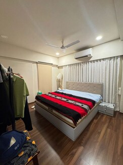 3 BHK + Pooja Room Apartment For Rent in Bandra West