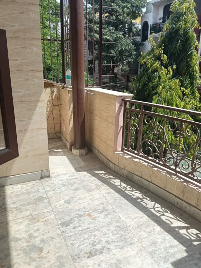 Balcony, rajendra nagar sector 5 3 Bedroom 200 Sq.Yd. Builder Floor In Rajendra Nagar Sector 5 Ghaziabad 10212471