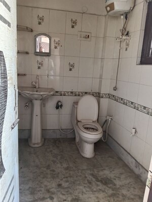 Bathroom in 3 BHK Builder Floor at Rajendra Nagar Sector 5 – for Sale