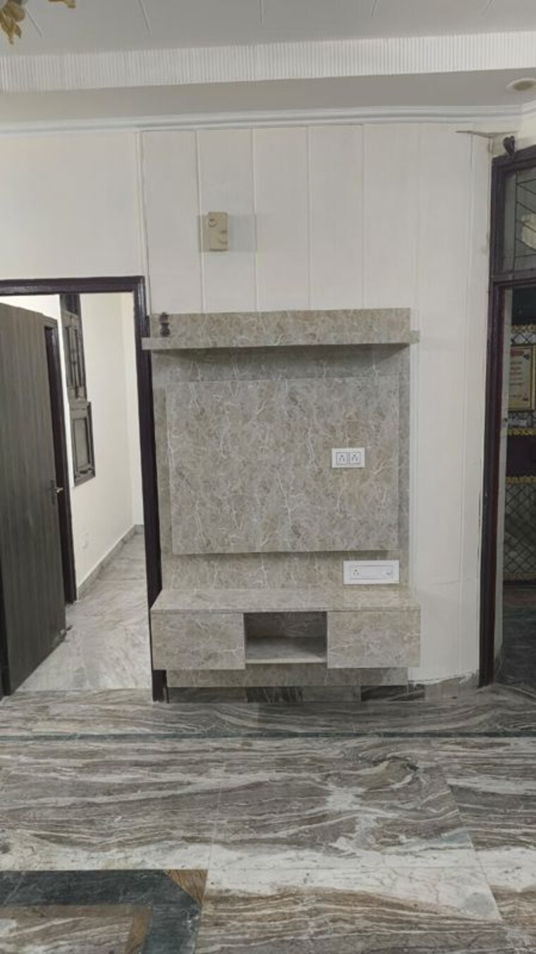 undefined, rajendra nagar sector 5 3 Bedroom 200 Sq.Yd. Builder Floor In Rajendra Nagar Sector 5 Ghaziabad 10212471