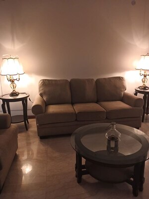 Team Area in 3 BHK Builder Floor at Defence Colony – for Rent