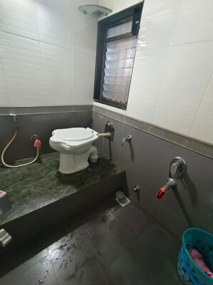 Team Area in 2 BHK Apartment at Vile Parle East – for Rent