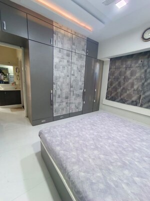 Room in 2 BHK Apartment at Vile Parle East – for Rent