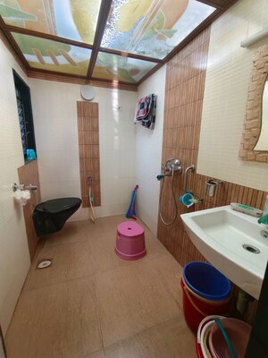 Team Area in 2 BHK Apartment at Vile Parle East – for Rent