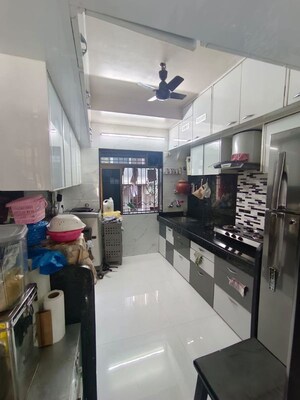 Team Area in 2 BHK Apartment at Vile Parle East – for Rent