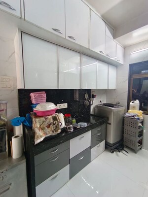 Team Area in 2 BHK Apartment at Vile Parle East – for Rent