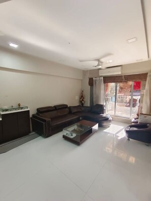Living Room in 2 BHK Apartment at Vile Parle East – for Rent
