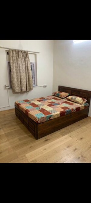 Bedroom in 2 BHK Apartment at Snehdhara CHS, Vile Parle West – for Rent