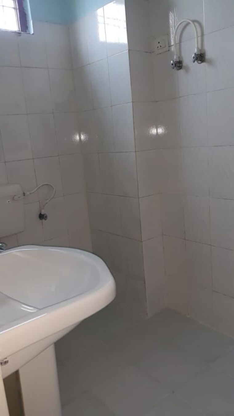 Bathroom, sai-apartment 3 Bedroom 1000 Sq.Ft. Apartment In Indira Nagar Lucknow 10212492