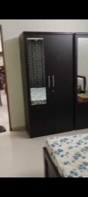 Living Room in 2 BHK Apartment at Vile Parle East – for Rent