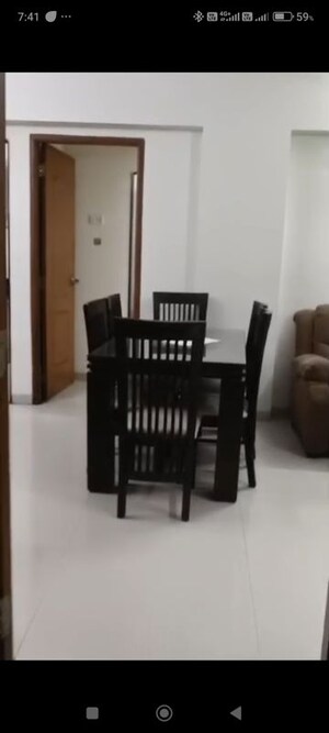 2 BHK Apartment For Rent in Vile Parle East