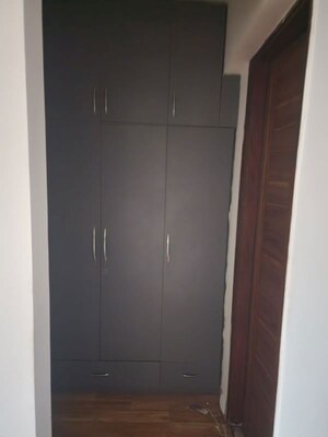 Furnished Amenities in 3 BHK Apartment at Shalimar Oneworld Vista, Gomti Nagar – for Rent