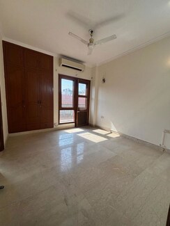 4 BHK + Servant Room Builder Floor For Rent in Vasant Vihar
