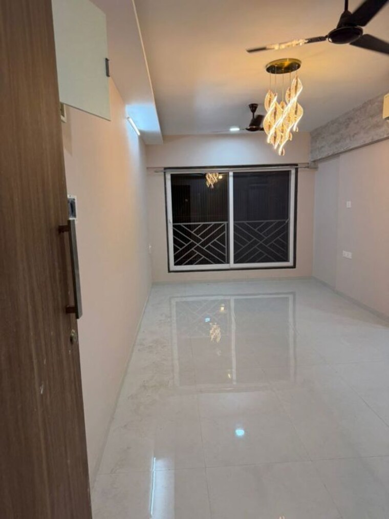 Room, khar west 2 Bedroom 700 Sq.Ft. Apartment In Khar West Mumbai 10212512