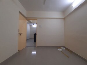 Room in 2 BHK Apartment at Goregaon East – for Rent