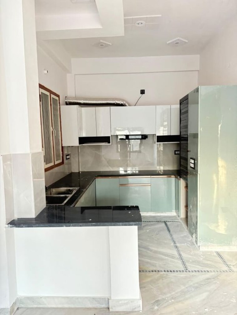Kitchen, sector 37 greater noida 2 Bedroom 120 Sq.Mt. Villa In Sector 37 Greater Noida Greater Noida 10212533