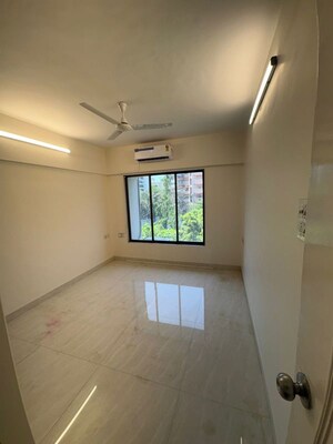 Room in 2 BHK Apartment at Ashoka Hind CHS, Khar West – for Rent
