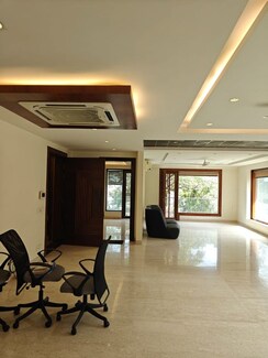 4 BHK + Servant Room Builder Floor For Rent in Defence Colony