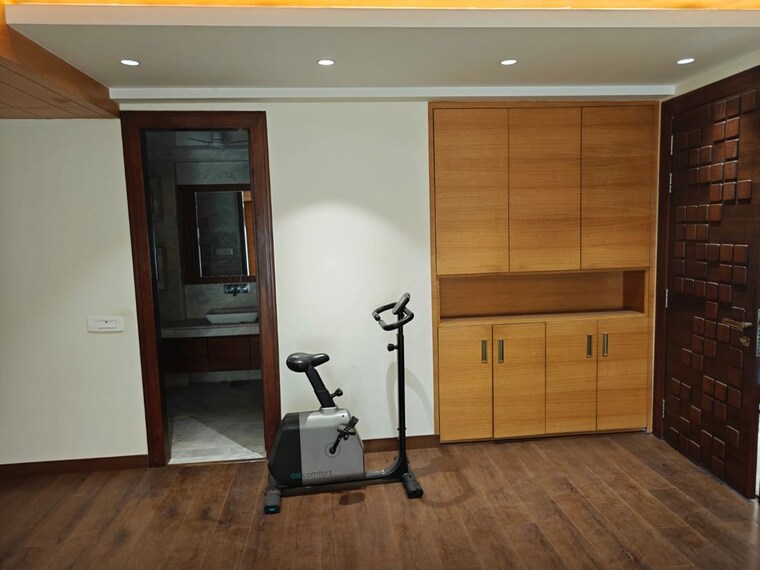 Room, defence colony 4 Bedroom 2300 Sq.Ft. Builder Floor In Defence Colony Delhi 10212542