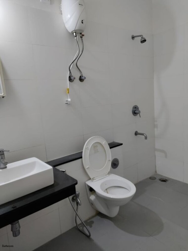 Attached Bathroom, kumar-primavera 2 Bedroom 823 Sq.Ft. Apartment In Wadgaon Sheri Pune 10212554