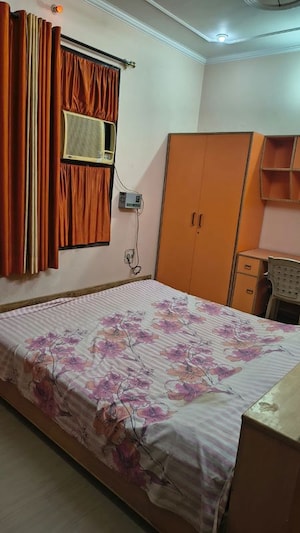 Bedroom in 2.5 BHK Independent House at Chinhat – for Rent