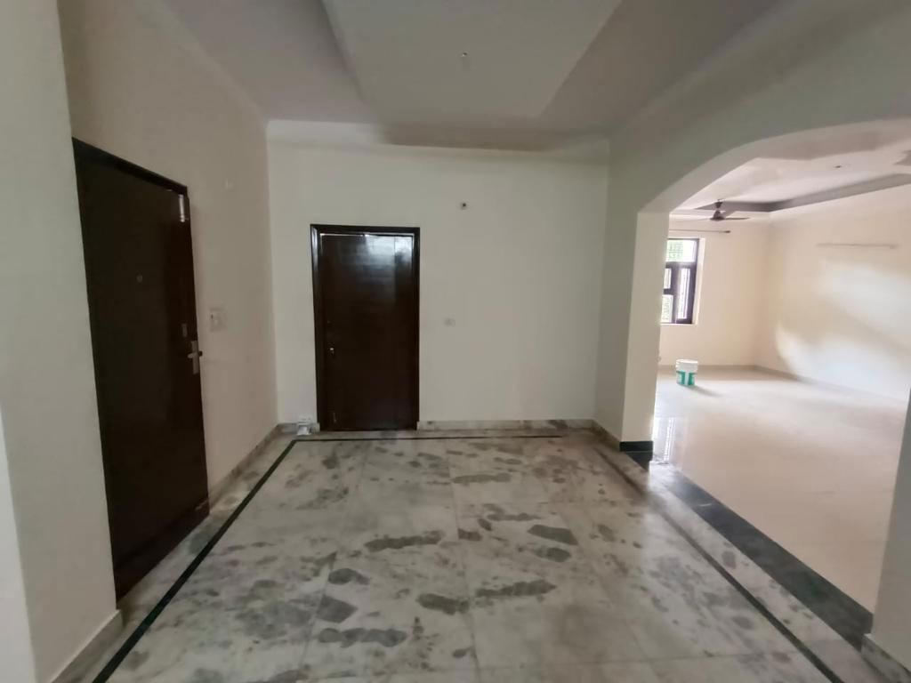3 BHK Builder Floor For Rent in Ansal Plaza Sector-23