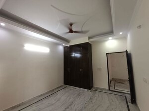 Room in 3 BHK Builder Floor at Ansal Plaza Sector-23, Sector 23 – for Rent